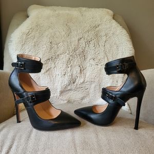 Sexy strap black spiked heel pump sz 7